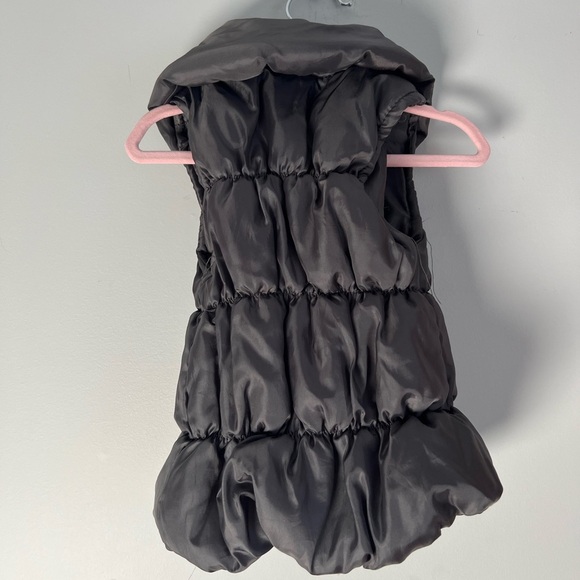 Calvin Klein Jeans Black Puffer Vest with Bow & Collar 12M Girls - Picture 2 of 4